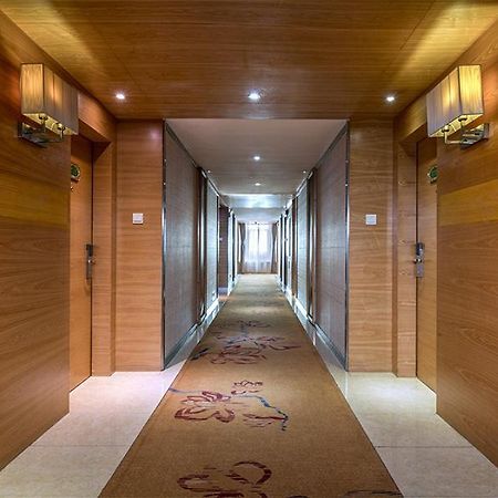 Vienna Hotel Guangzhou Airport Exterior foto
