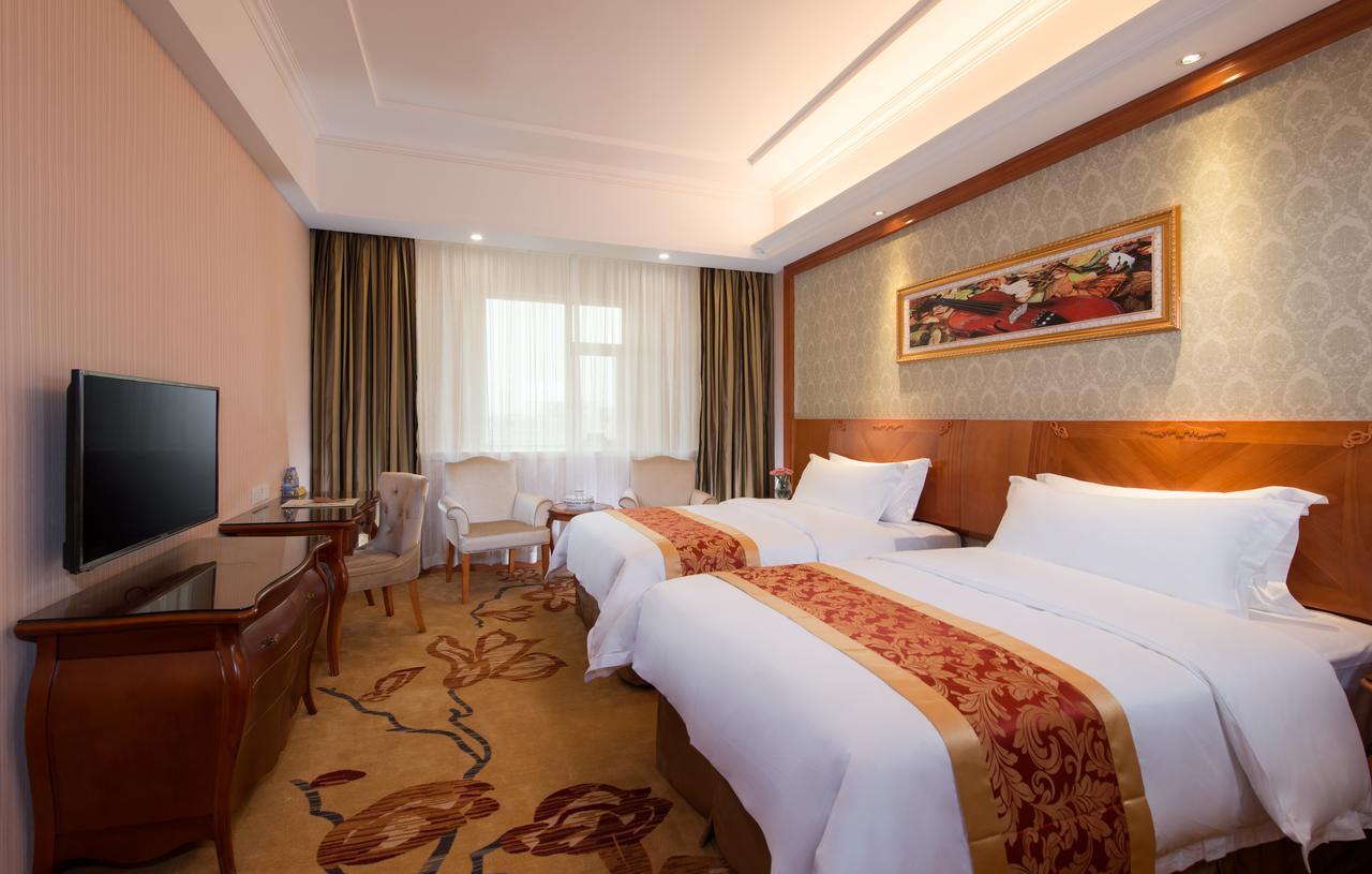 Vienna Hotel Guangzhou Airport Exterior foto